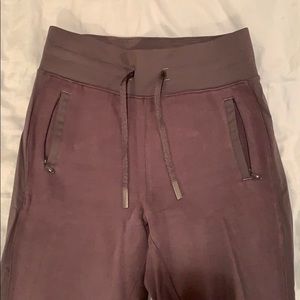 Lululemon women’s joggers